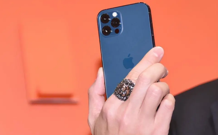 鹤城苹果手机维修分享iPhone12系列重启方法教程 